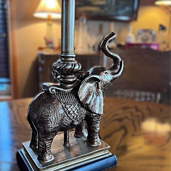 VINTAGE Elephant Table Lamp Gold Pewter Brushed tones square lampshade 25" high - Picture 5 of 12